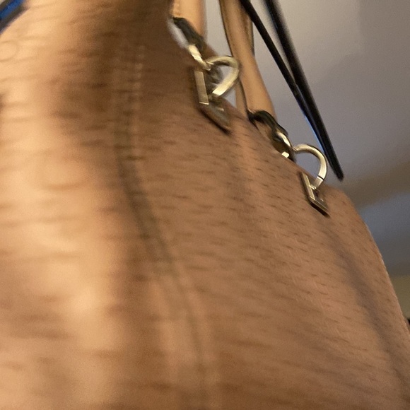 Guess handbag - Picture 5 of 8